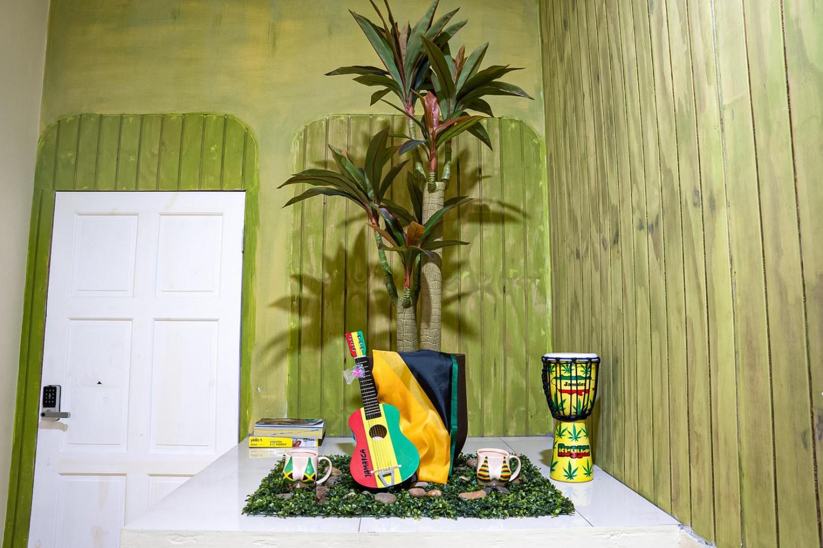 Incognito Reggae Rooms Kingston Exterior photo